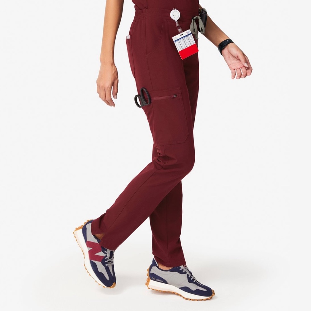 Figs burgundy M petite yola skinny scrub pants